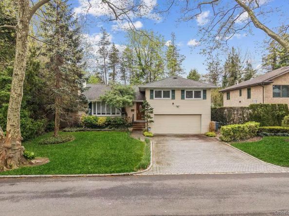 35 Hilldale Road, Albertson NY 11507