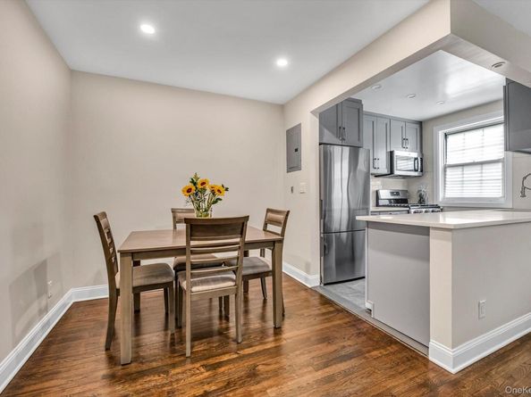 6939 213th Street 218, Oakland Gardens NY 11364