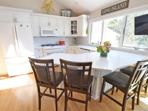 20 Conway Street, Ronkonkoma NY 11779