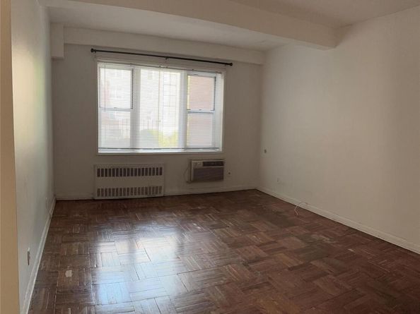 2 Sadore Lane 1R, Yonkers NY 10710