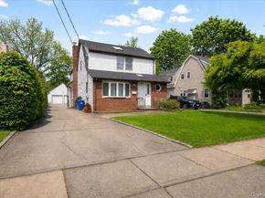 20 School House Lane, Syosset NY 11791