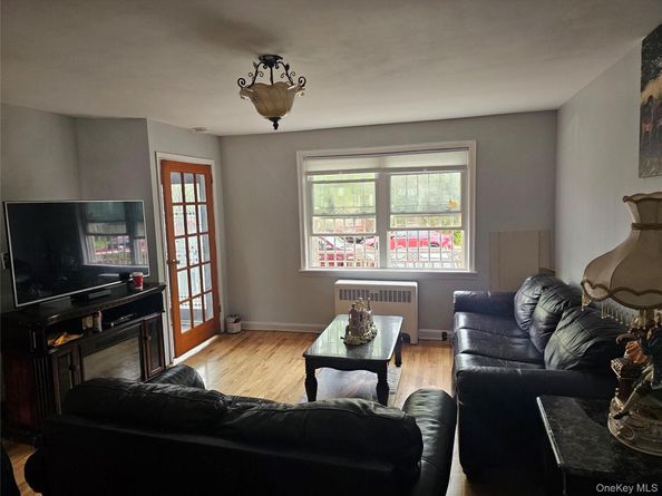 11474 225th Street, Cambria Heights NY 11411