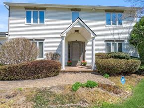 18 Lincoln Avenue, Dix Hills NY 11746