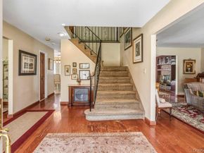 18 Lincoln Avenue, Dix Hills NY 11746