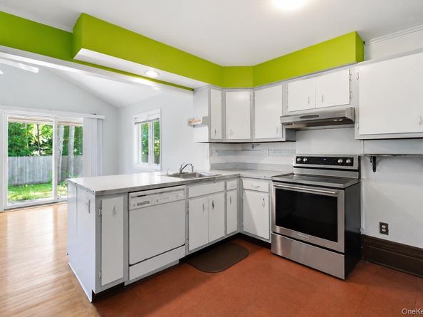 17 Yale Drive, Hampton Bays NY 11946