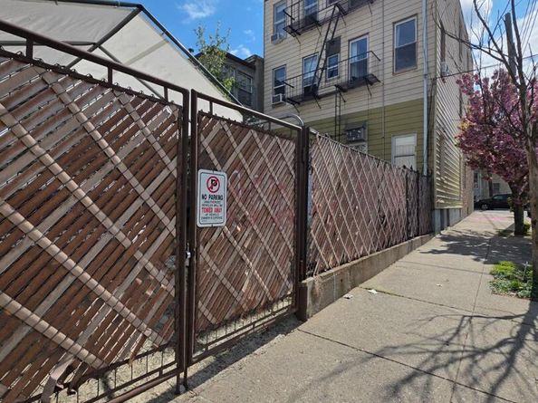 5427 Arnold Avenue, Maspeth NY 11378