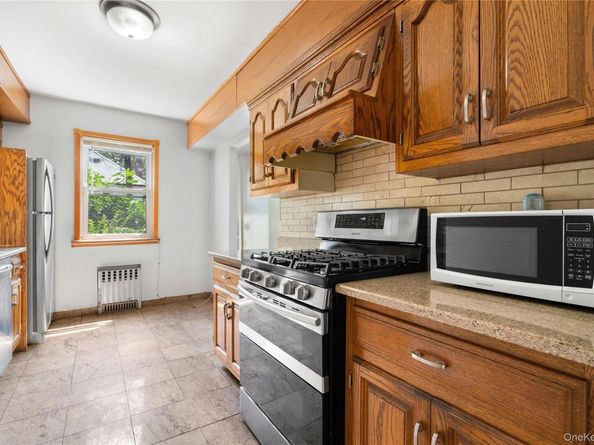 25-31 Bayside Lane, Flushing NY 11358