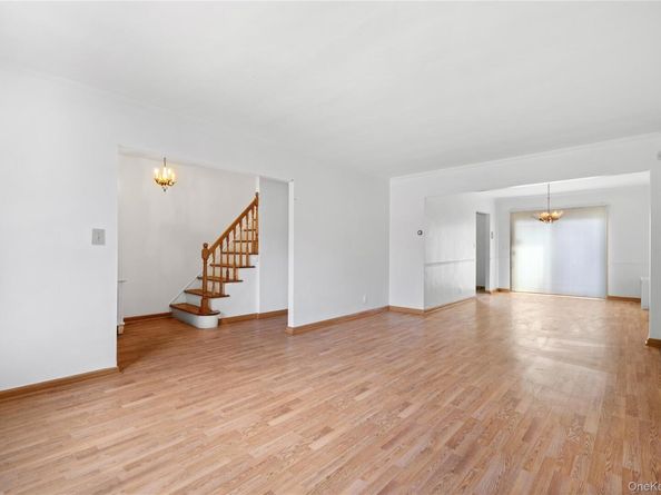25-31 Bayside Lane, Flushing NY 11358