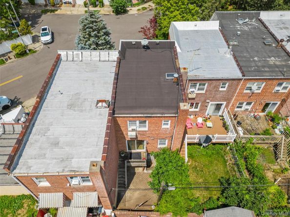 25-31 Bayside Lane, Flushing NY 11358