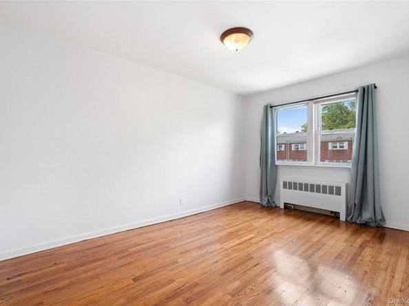 25-31 Bayside Lane, Flushing NY 11358