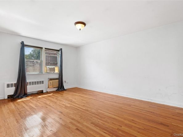25-31 Bayside Lane, Flushing NY 11358