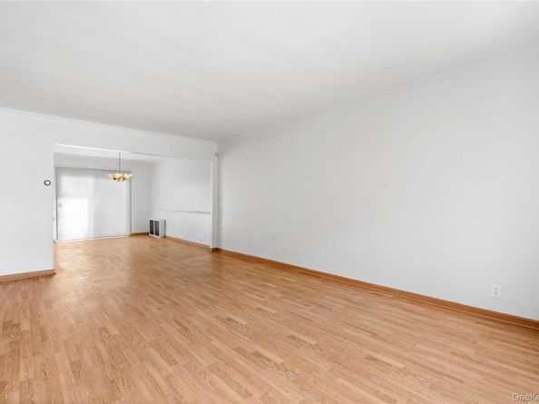 25-31 Bayside Lane, Flushing NY 11358