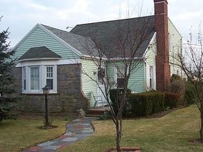 89 S Kensington Avenue, Rockville Centre NY 11570