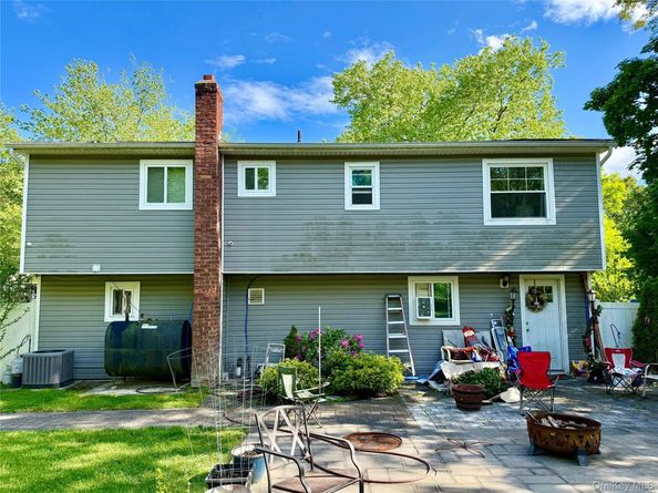 243 Sea Cliff Street, Islip Terrace NY 11752