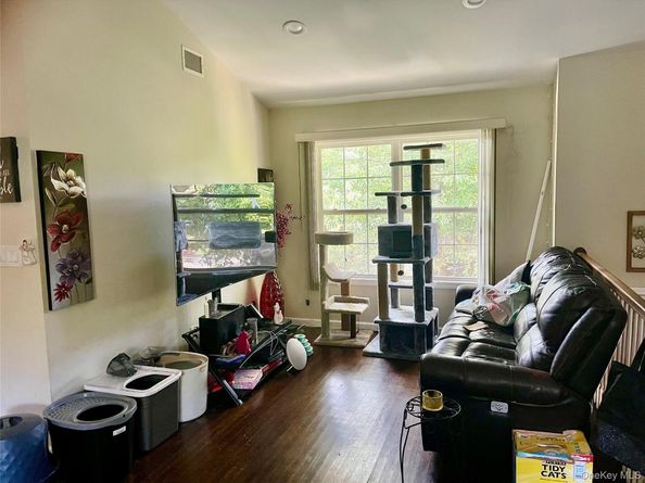 243 Sea Cliff Street, Islip Terrace NY 11752
