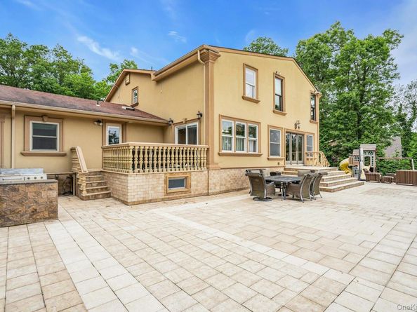 41 Hearthstone Drive, Dix Hills NY 11746