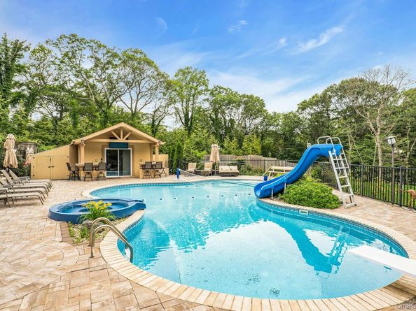 41 Hearthstone Drive, Dix Hills NY 11746