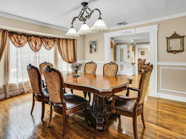 41 Hearthstone Drive, Dix Hills NY 11746