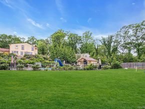 41 Hearthstone Drive, Dix Hills NY 11746