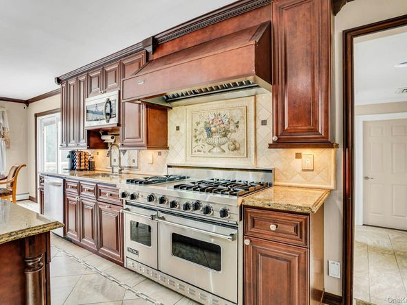 41 Hearthstone Drive, Dix Hills NY 11746