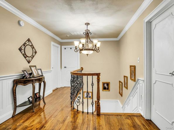 41 Hearthstone Drive, Dix Hills NY 11746