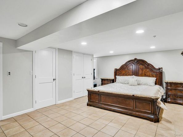 41 Hearthstone Drive, Dix Hills NY 11746