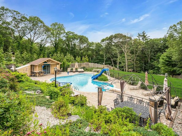 41 Hearthstone Drive, Dix Hills NY 11746