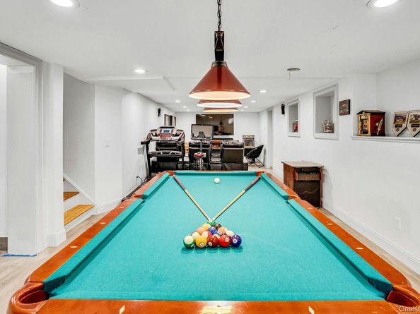 41 Hearthstone Drive, Dix Hills NY 11746