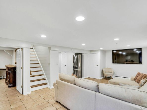 41 Hearthstone Drive, Dix Hills NY 11746