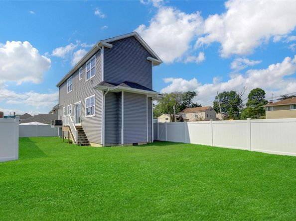 2941 Moreland Avenue, Oceanside NY 11572