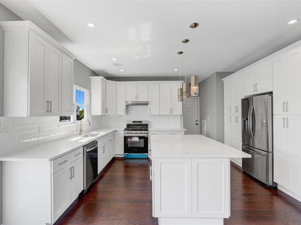 2941 Moreland Avenue, Oceanside NY 11572