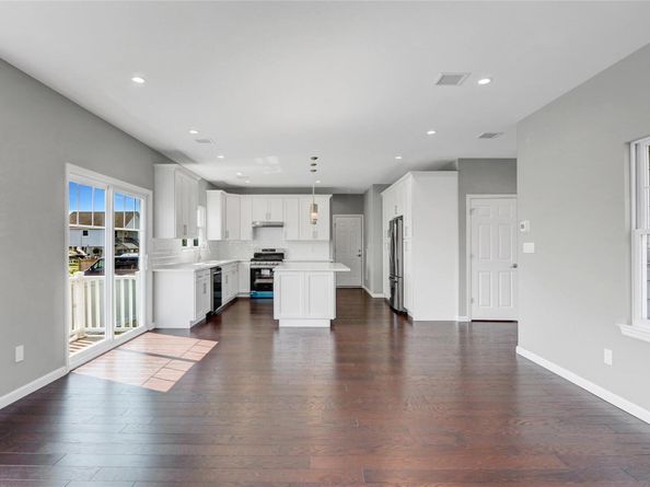 2941 Moreland Avenue, Oceanside NY 11572
