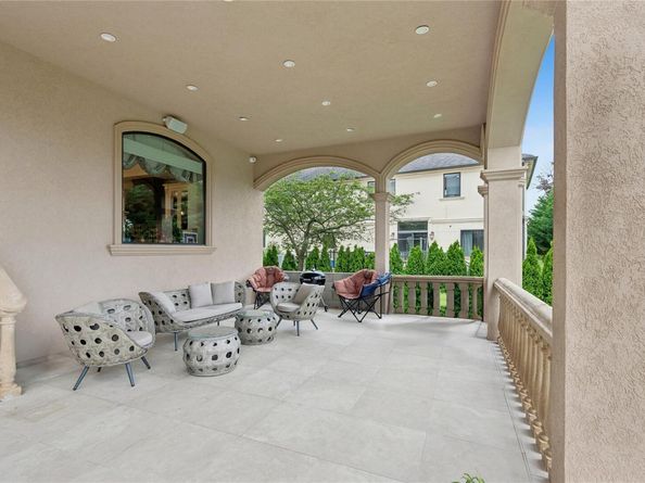 1190 Harbor Road, Hewlett Harbor NY 11557