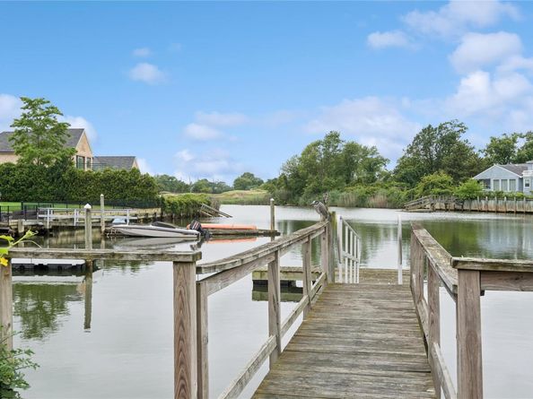 1190 Harbor Road, Hewlett Harbor NY 11557