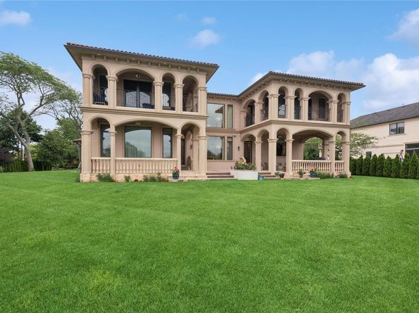 1190 Harbor Road, Hewlett Harbor NY 11557