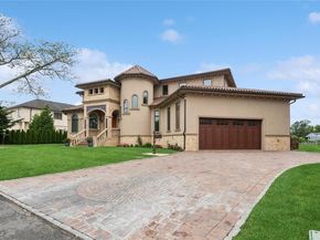 1190 Harbor Road, Hewlett Harbor NY 11557