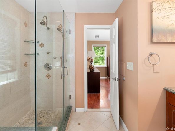 401 Glenwood Drive 401, Briarcliff Manor NY 10510
