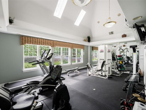401 Glenwood Drive 401, Briarcliff Manor NY 10510