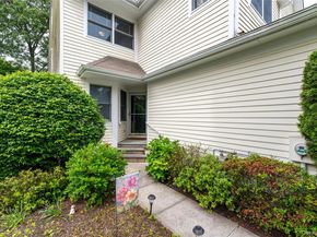 401 Glenwood Drive 401, Briarcliff Manor NY 10510