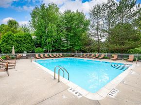 401 Glenwood Drive 401, Briarcliff Manor NY 10510
