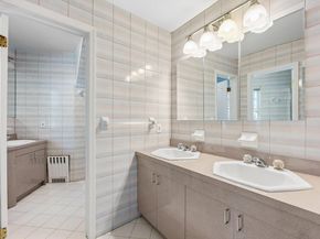 8649 Dunton Street, Holliswood NY 11423
