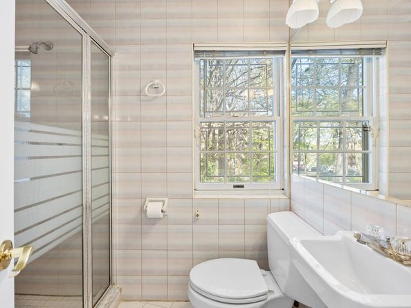 8649 Dunton Street, Holliswood NY 11423