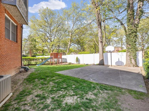 8649 Dunton Street, Holliswood NY 11423
