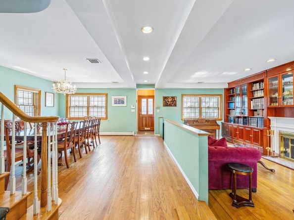 8649 Dunton Street, Holliswood NY 11423