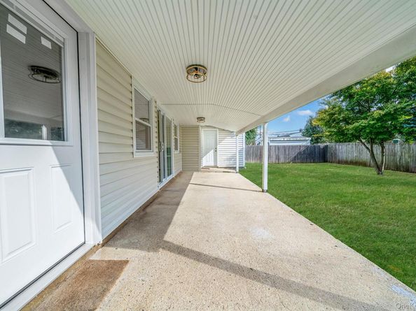 95 Lantern Road, Hicksville NY 11801