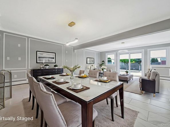 95 Lantern Road, Hicksville NY 11801