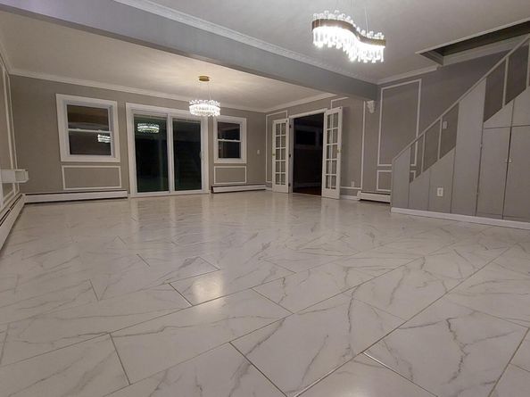 95 Lantern Road, Hicksville NY 11801