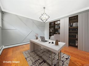95 Lantern Road, Hicksville NY 11801
