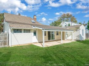 95 Lantern Road, Hicksville NY 11801