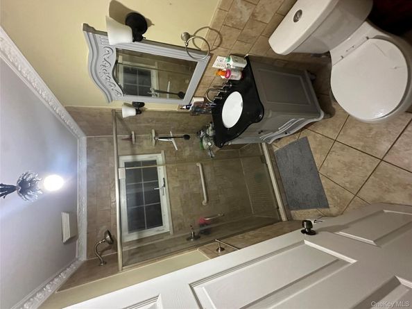 95 Lantern Road, Hicksville NY 11801